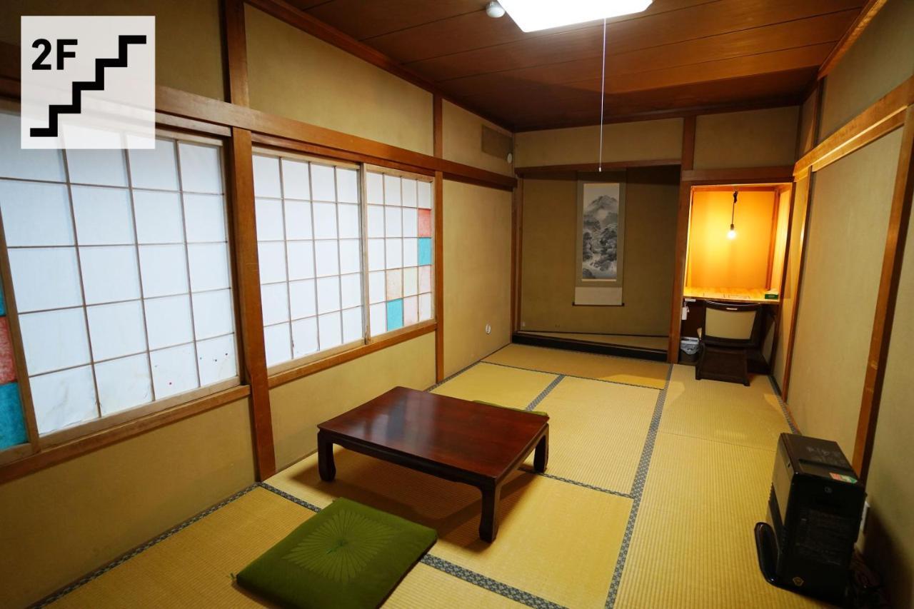 טקיאמה Hostel Murasaki Ryokan מראה חיצוני תמונה