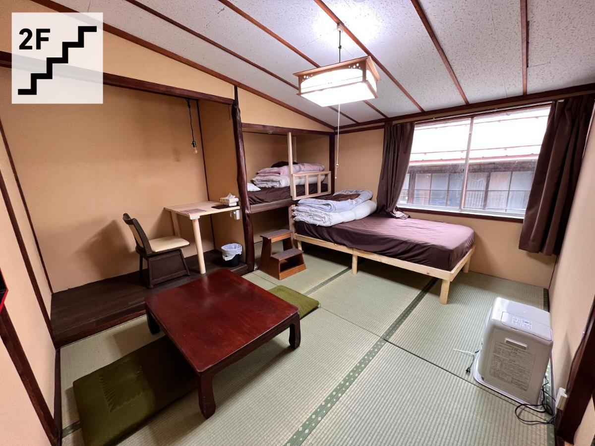 טקיאמה Hostel Murasaki Ryokan מראה חיצוני תמונה