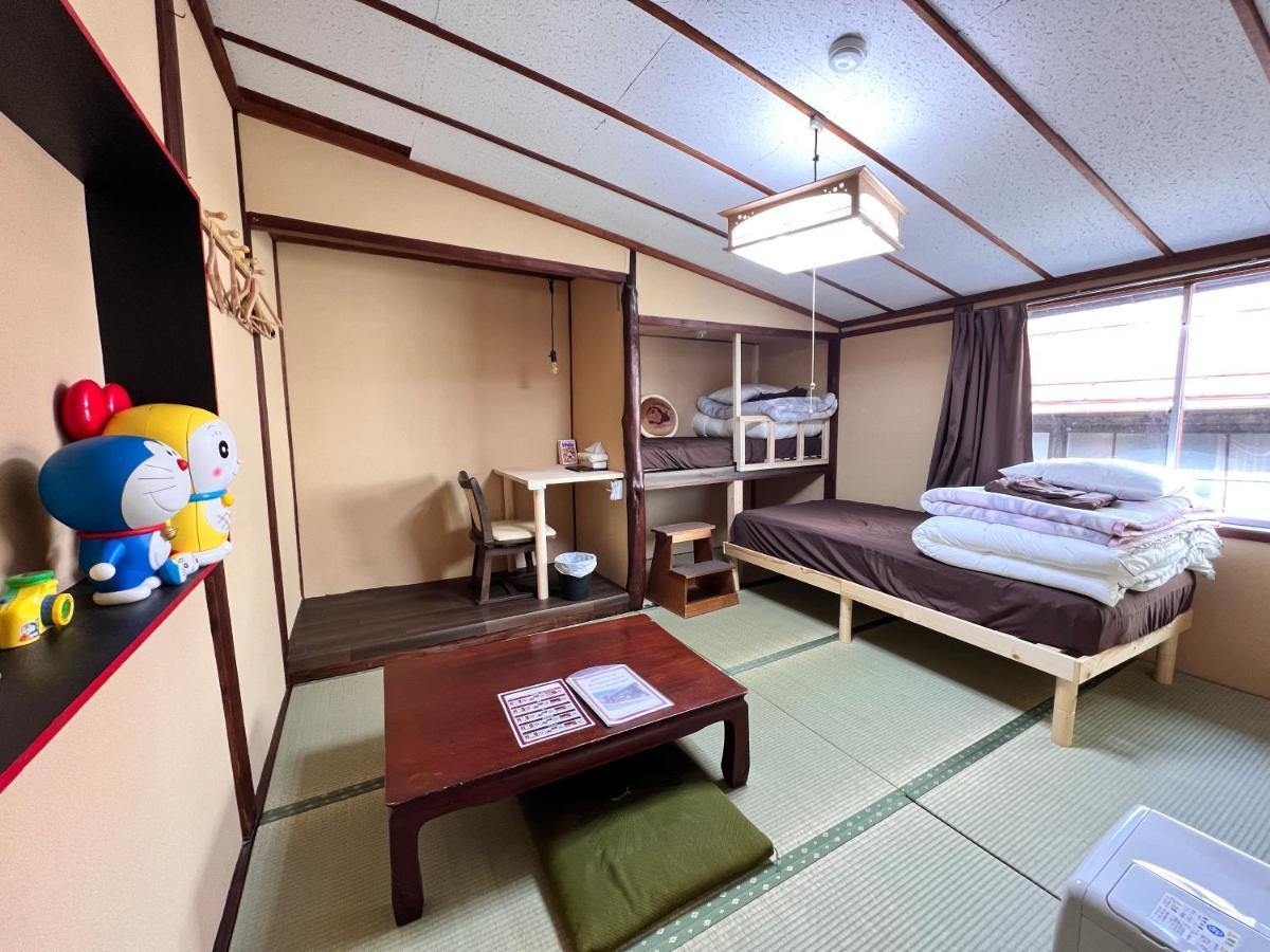 טקיאמה Hostel Murasaki Ryokan מראה חיצוני תמונה