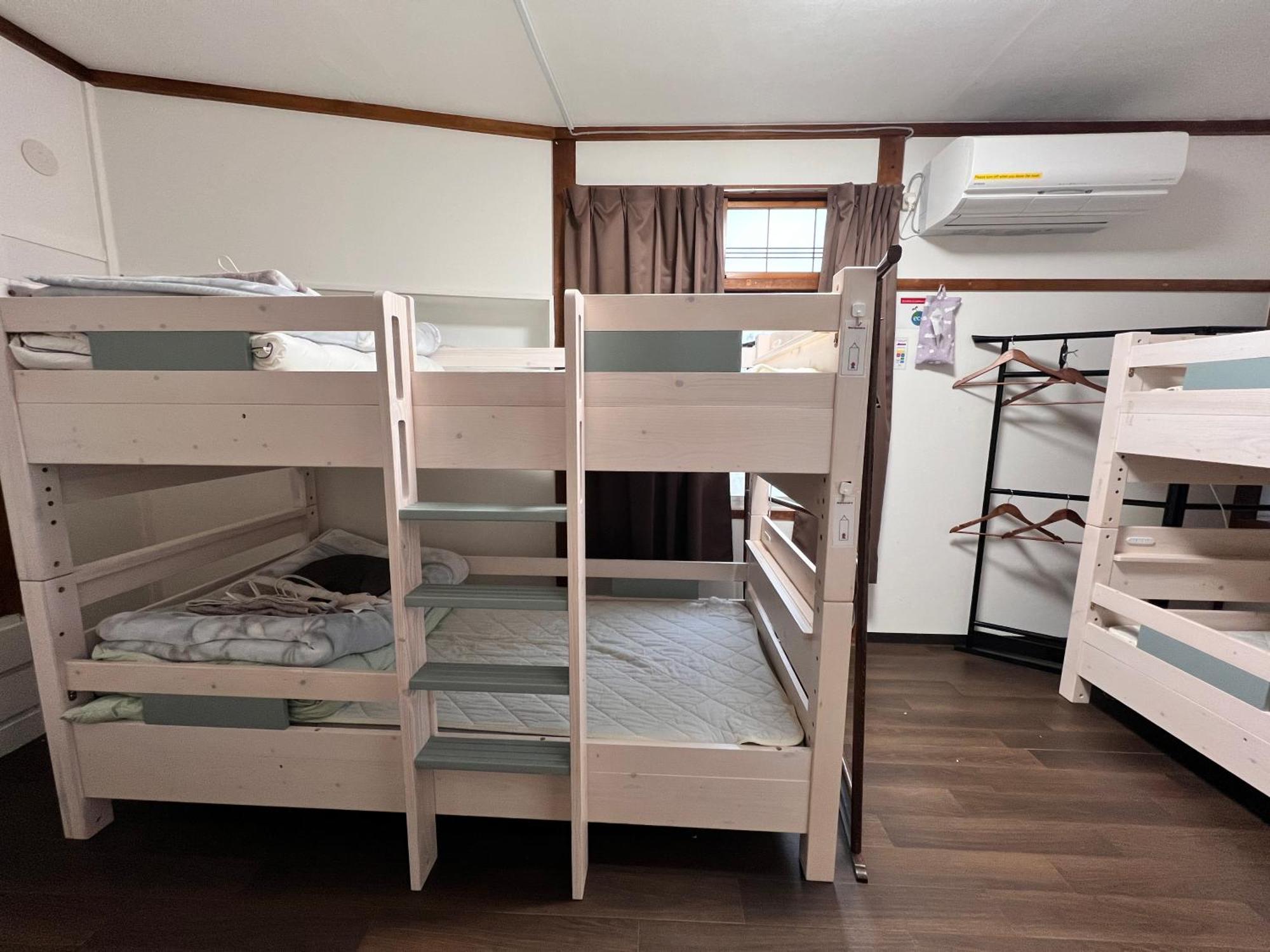 טקיאמה Hostel Murasaki Ryokan מראה חיצוני תמונה