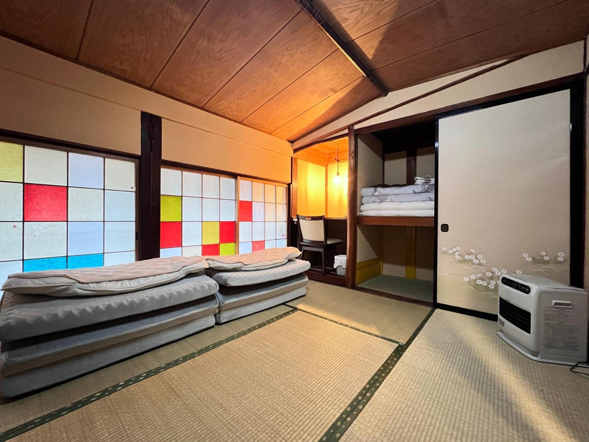 טקיאמה Hostel Murasaki Ryokan מראה חיצוני תמונה