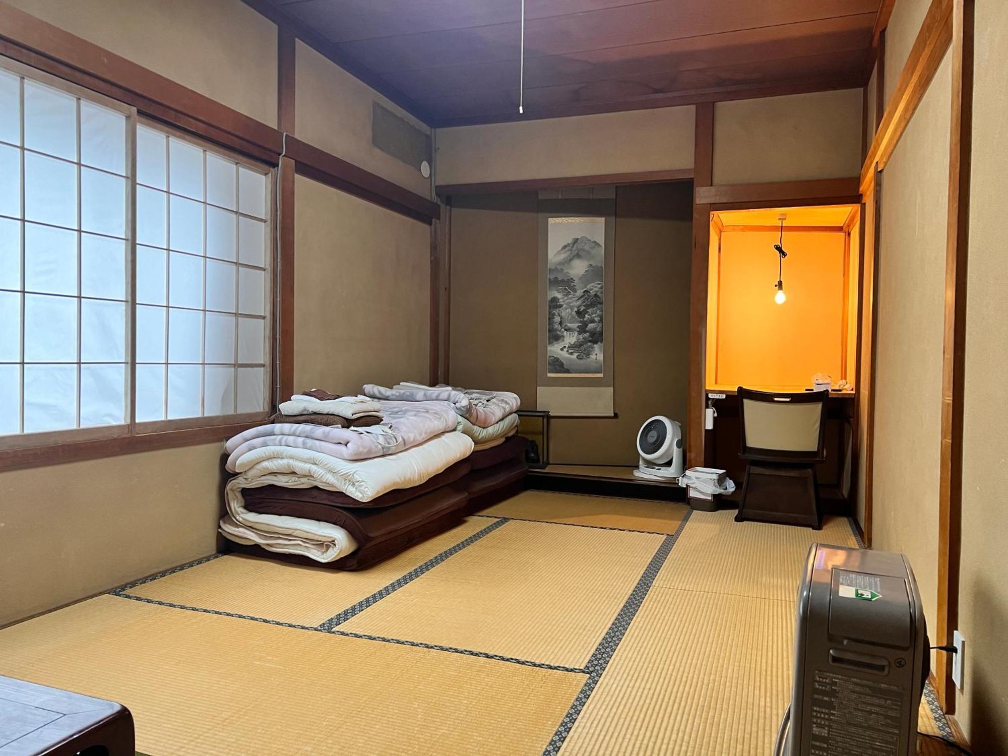 טקיאמה Hostel Murasaki Ryokan מראה חיצוני תמונה