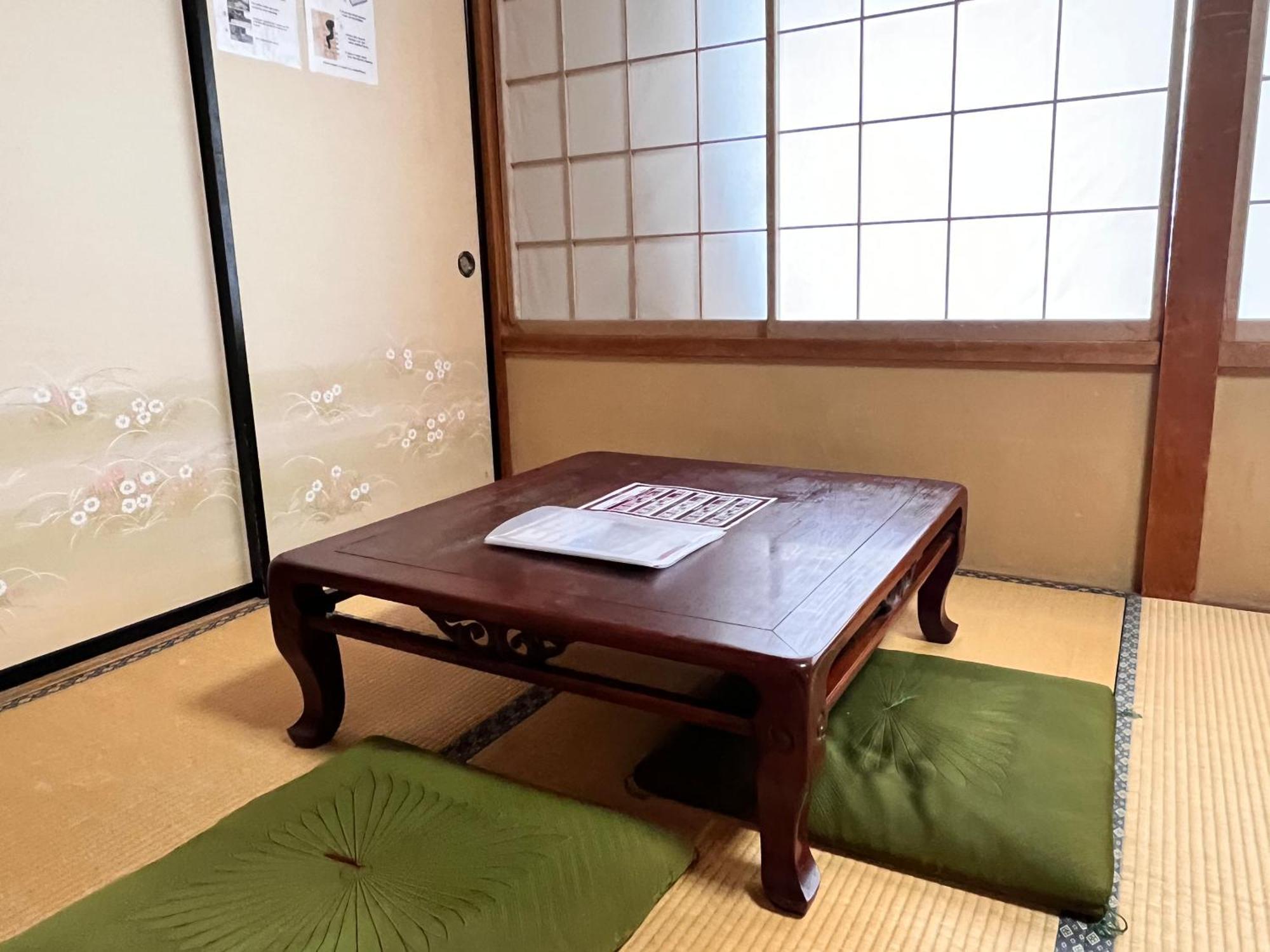 טקיאמה Hostel Murasaki Ryokan מראה חיצוני תמונה